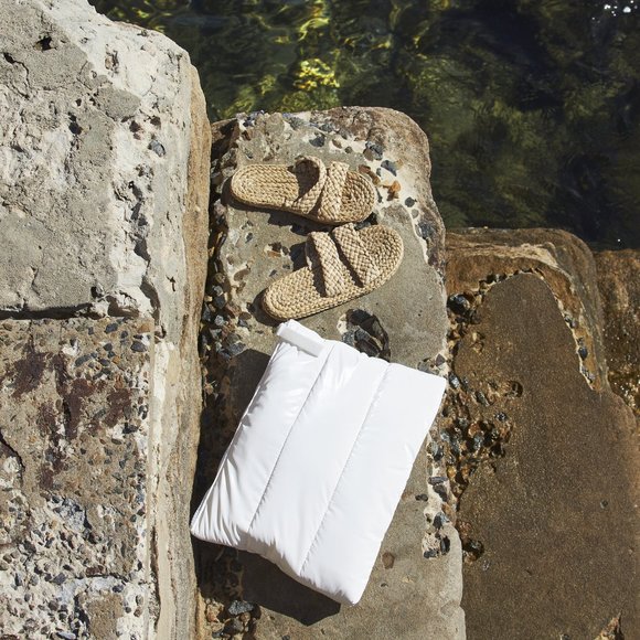 SUNNYLIFE ΤΣΑΝΤΑ-ΝΕΣΕΣΕΡ SUNNYLIFE PUFFER POUCH - ΛΕΥΚΟ