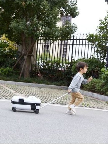 ΒΑΛΙΤΣΑ ΑΓΕΛΑΔΙΤΣΑ TRAVEL BUDDIES