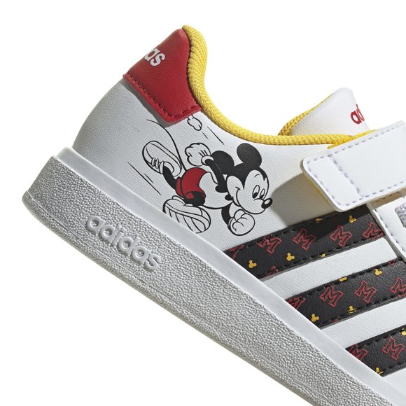 ΠΑΠΟΥΤΣΙΑ ADIDAS ΓΙΑ ΑΓΟΡΙΑ