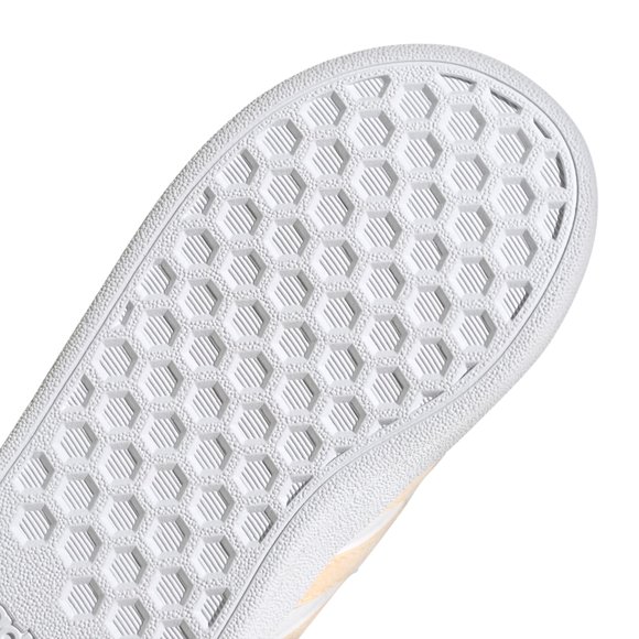 ΠΑΠΟΥΤΣΙΑ ADIDAS ΓΙΑ ΑΓΟΡΙΑ