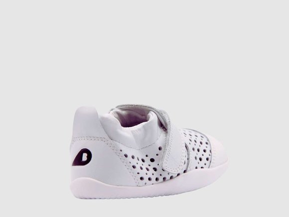 Βρεφικά Παπούτσια Bobux Step Up για Κορίτσια Xplorer Go Punch White (Μεγέθη 21-22)